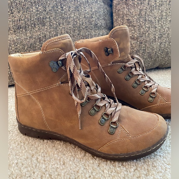 boc Shoes - BOC Women’s Boot Size 7.5 Tan